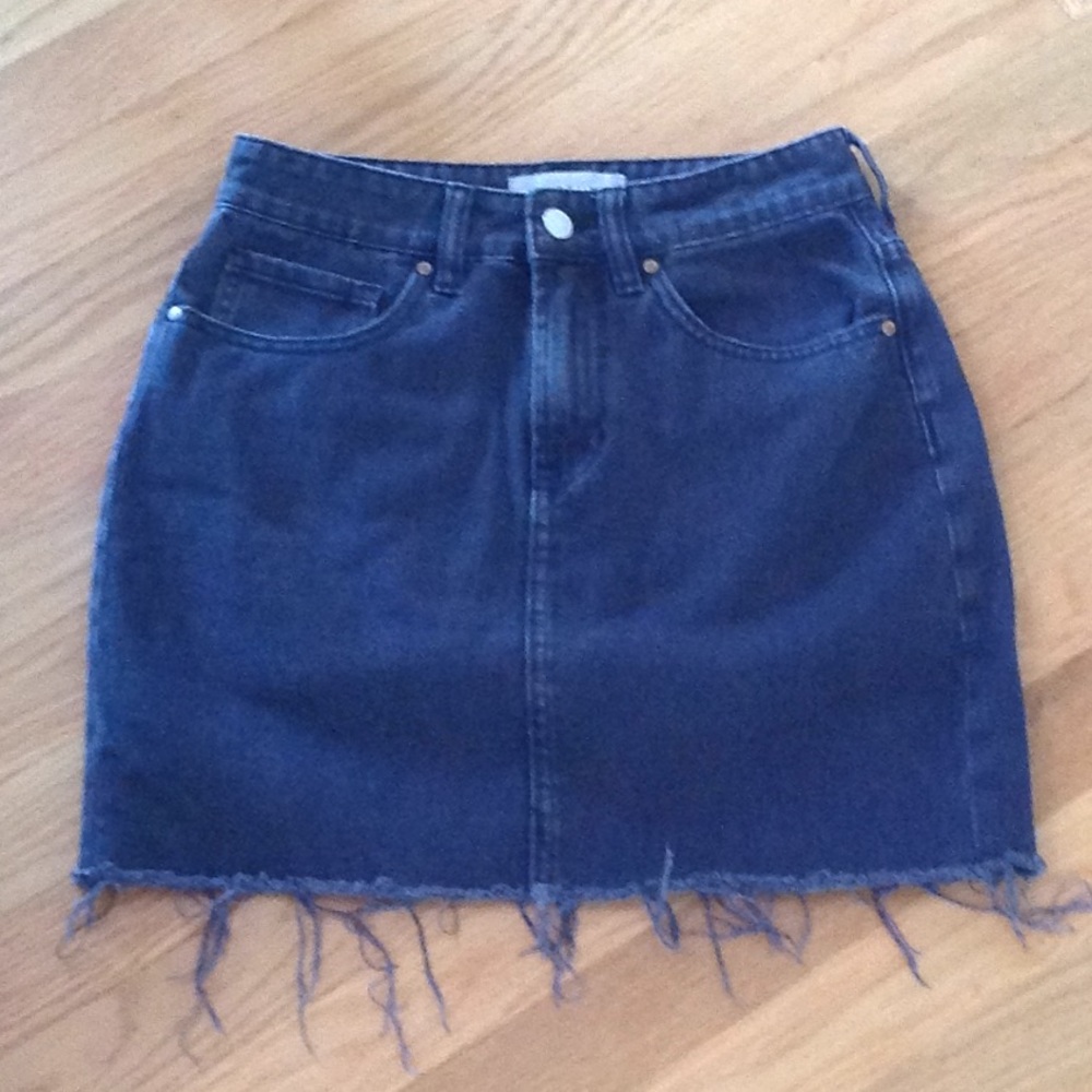 Pacsun frayed black mini skirt